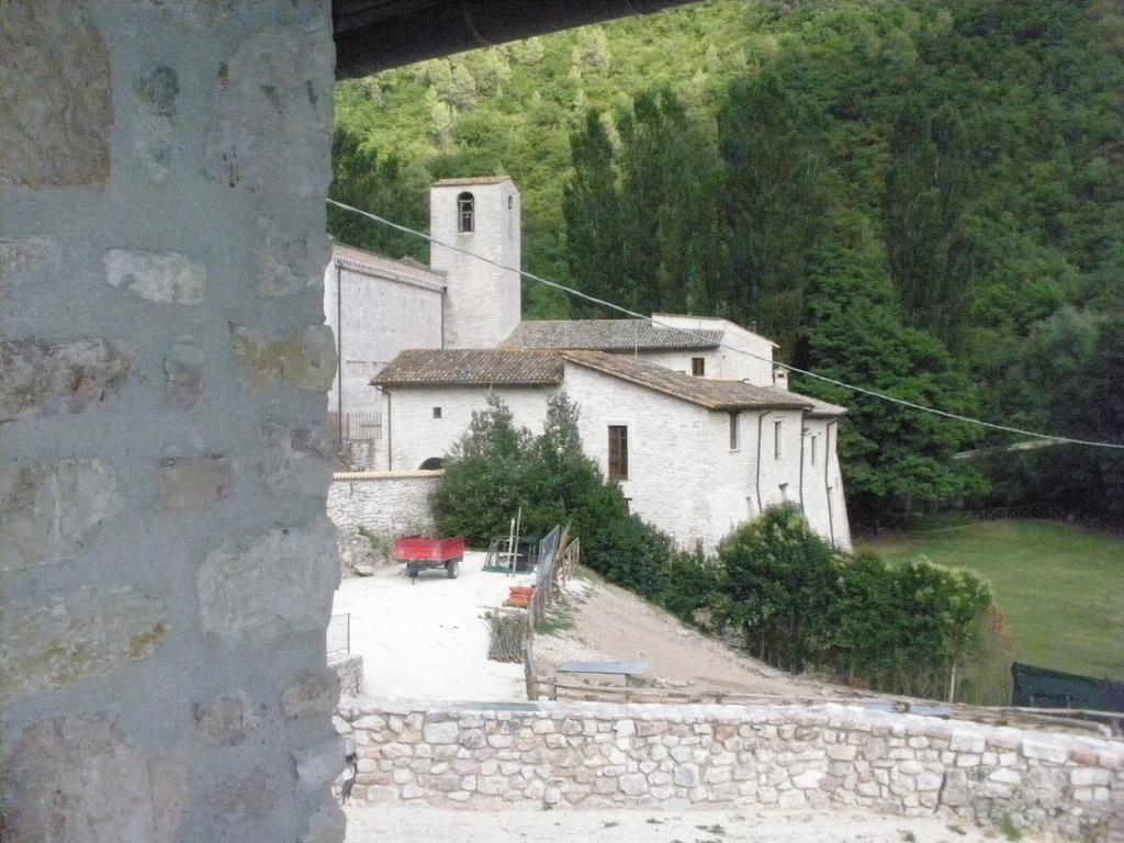 Agriturismo Zafferano E Dintorni SantʼAnatolia di Narco Exterior foto